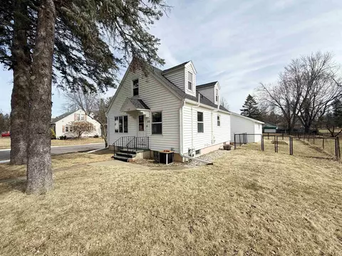 613 N Cedar Ave, Marshfield, WI 54449