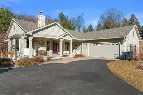 1792 Sunset Lake Rd, Amherst Junction, WI 54407