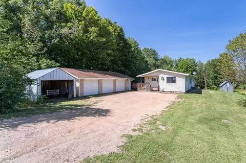 179110 Apple Ln, Hatley, WI 54440
