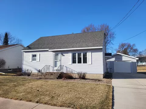 313 W Ives St, Marshfield, WI 54449