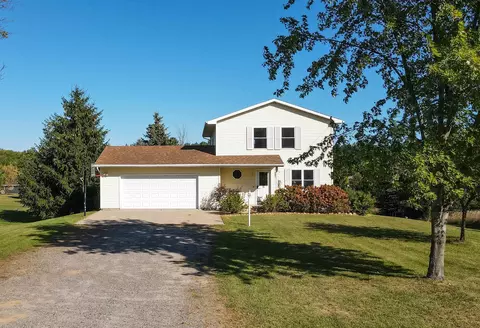 530 E Zettelmeier Ln, Plainfield, WI 54966
