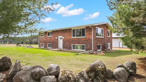 7619 Rustic Dr, Rosholt, WI 54473