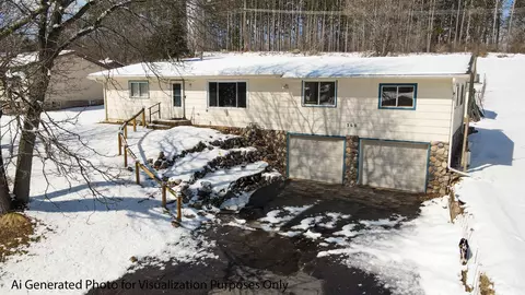 360 W Blaine St, Iola, WI 54945