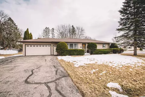2711 S Tamarack Ave, Marshfield, WI 54449