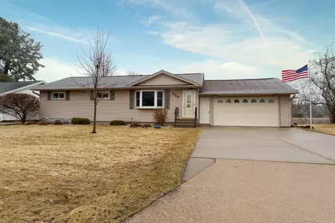 820 Ver Bunker Ave, Port Edwards, WI 54469