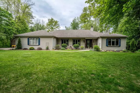 100 Shore Acres Dr, Wisconsin Rapids, WI 54494