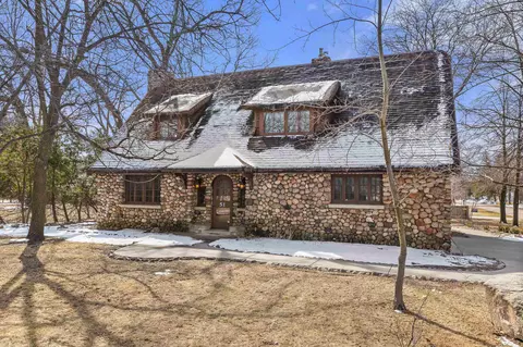 51 Park Ridge Dr, Stevens Point, WI 54481