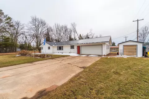 121 E Wells St, Unity, WI 54488