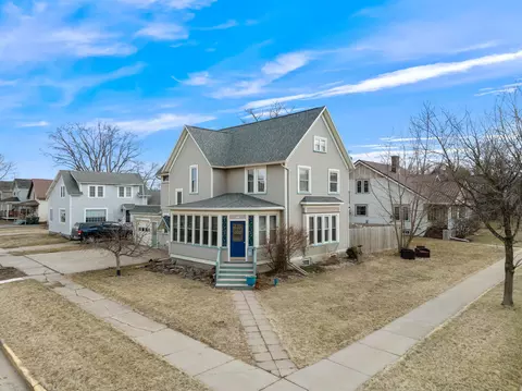 301 E 2nd St, Marshfield, WI 54449