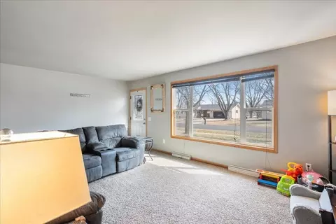 407 E 20th St, Marshfield, WI 54449 photo 3
