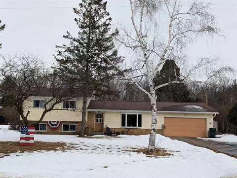 7772 N County Road J, Iola, WI 54945