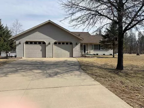 1032 Cheddar Ct, Nekoosa, WI 54457
