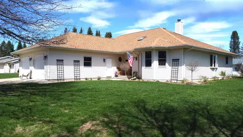 305 Mayfair St, Antigo, WI 54409