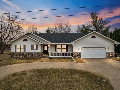 311 W Pine St, Abbotsford, WI 54405