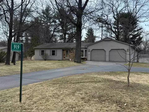 919 Stonebridge Rd, Kronenwetter, WI 54455