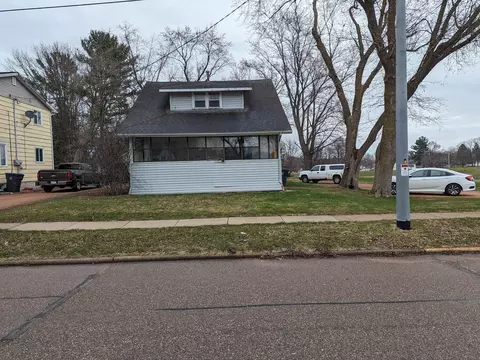 903 N Walnut Ave, Marshfield, WI 54449