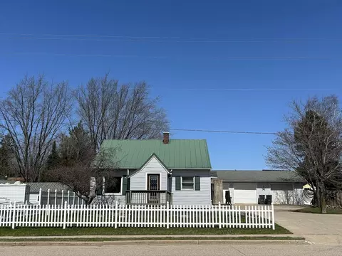 1216 Main St, Junction City, WI 54443