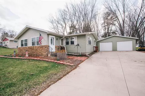 209 N Eaton Ave, Greenwood, WI 54437