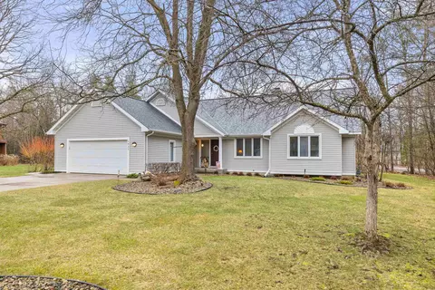 1411 Skyline Dr, Stevens Point, WI 54482