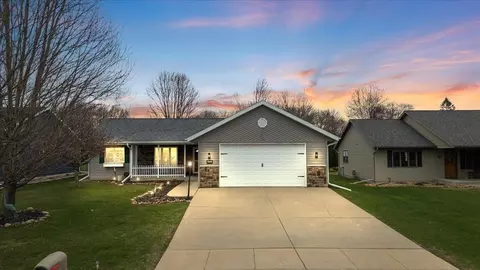 2625 Peachtree Cir, Marshfield, WI 54449