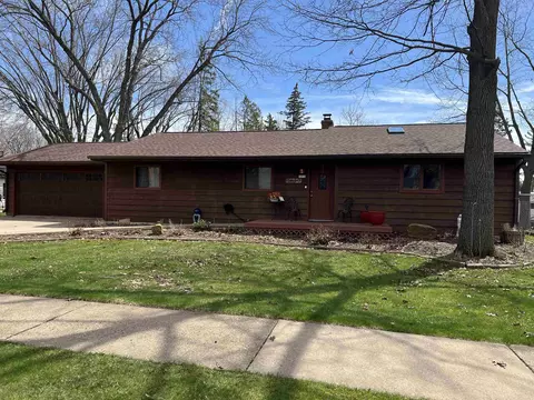 1210 W 8th St, Marshfield, WI 54449