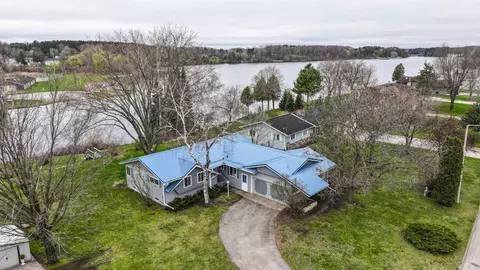 301 Riverview Dr, Marion, WI 54950