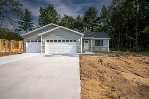 5572 Golla Rd, Stevens Point, WI 54482