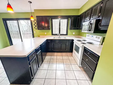 Kitchen - w7865 County Road F, Phillips, WI 54555 photo 5 of 10