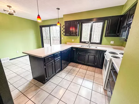 Kitchen - w7865 County Road F, Phillips, WI 54555 photo 6 of 10