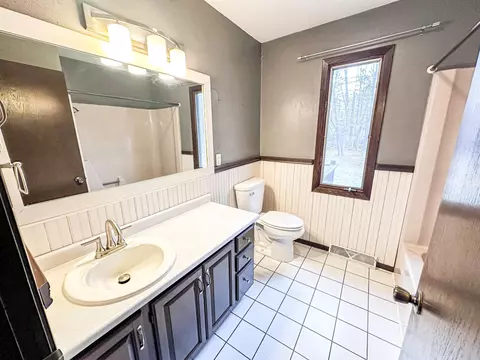 Bath - w7865 County Road F, Phillips, WI 54555 photo 3 of 5