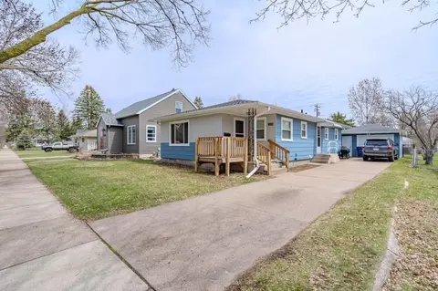 1215 S 12th Ave, Wausau, WI 54401