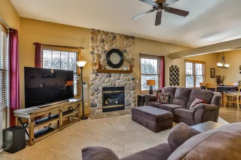 Living - 3111 Warwick Dr, Weston, WI 54476 photo 2 of 7