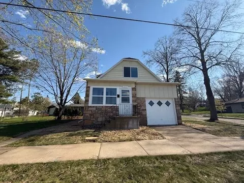 1015 Cedar St, Wausau, WI 54401