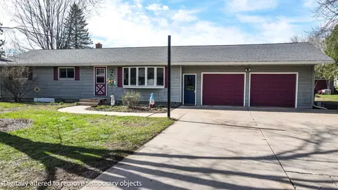 215 Wake Island Dr, Amherst, WI 54406