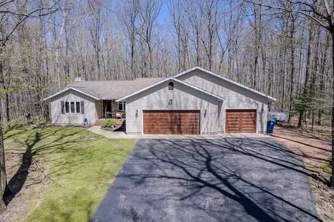 151176 Crimson Rd, Wausau, WI 54401