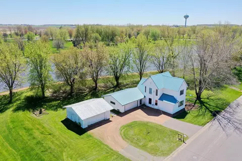 192 S Linden St, Dorchester, WI 54425