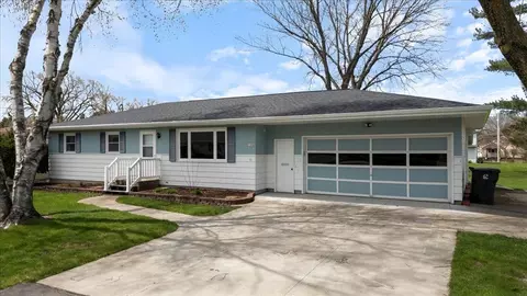 1408 S Hemlock Ave, Marshfield, WI 54449