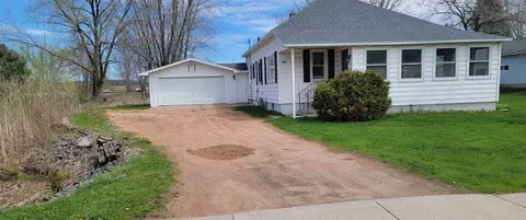416 Main St, Junction City, WI 54443