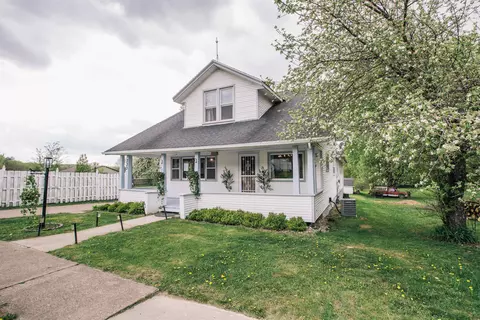 333 Maple St, Granton, WI 54436