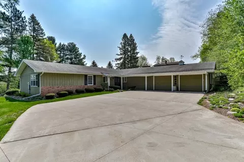802 East St, Marathon, WI 54448