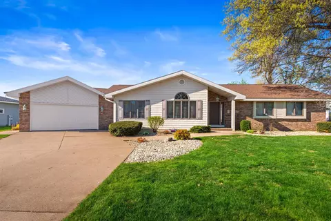 1830 Bassett Pl, Wisconsin Rapids, WI 54494