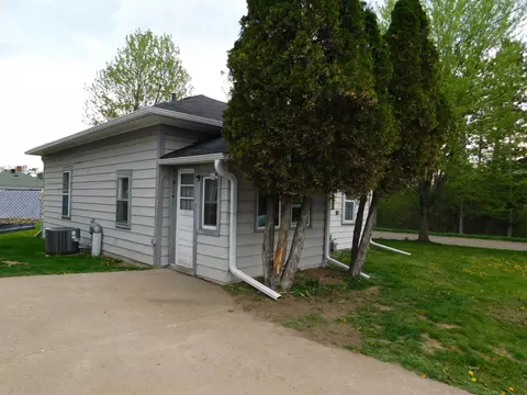 1100 Champagne St, Merrill, WI 54452