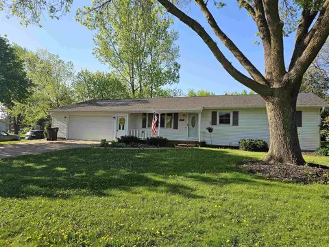 1100 W 17th St, Marshfield, WI 54449