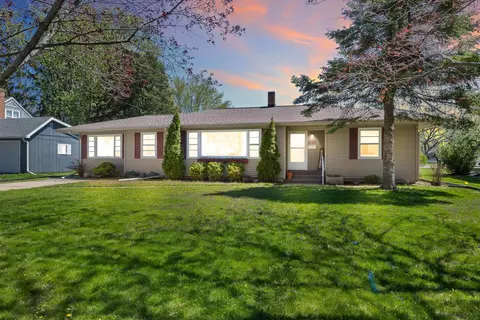 316 Capital St, Wisconsin Dells, WI 53965