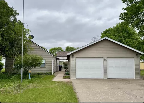 405 E Wisconsin St, Weyauwega, WI 54983
