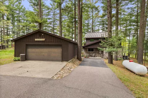 876 S Lake Rd, Amherst Junction, WI 54407