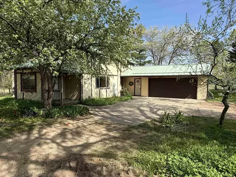 10796 County Road Z, Amherst Junction, WI 54407