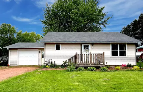 211 S Thomas St, Loyal, WI 54446