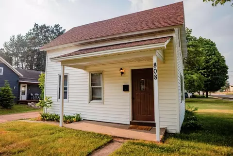 808 E 9th St, Merrill, WI 54452
