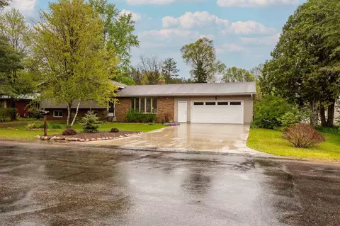 4048 Simonis St, Stevens Point, WI 54481